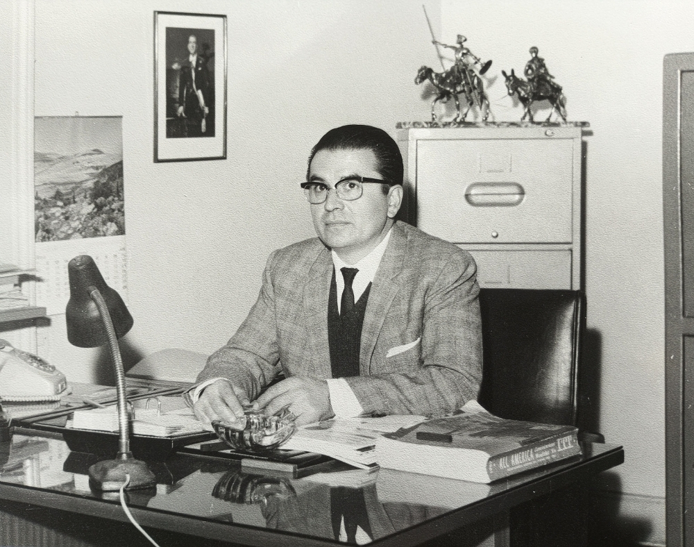 1980. Sr Héctor Crisóstomo, fundador de Colegio Akros.